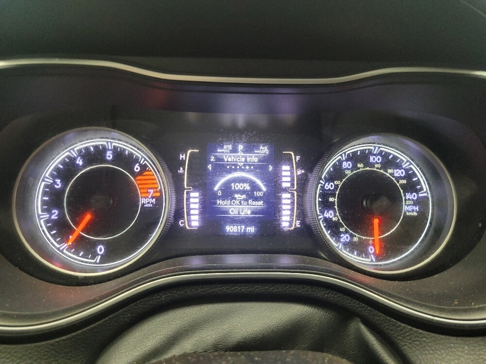 2019 Jeep Cherokee in Las Vegas, NV 89104 - 18128011 23