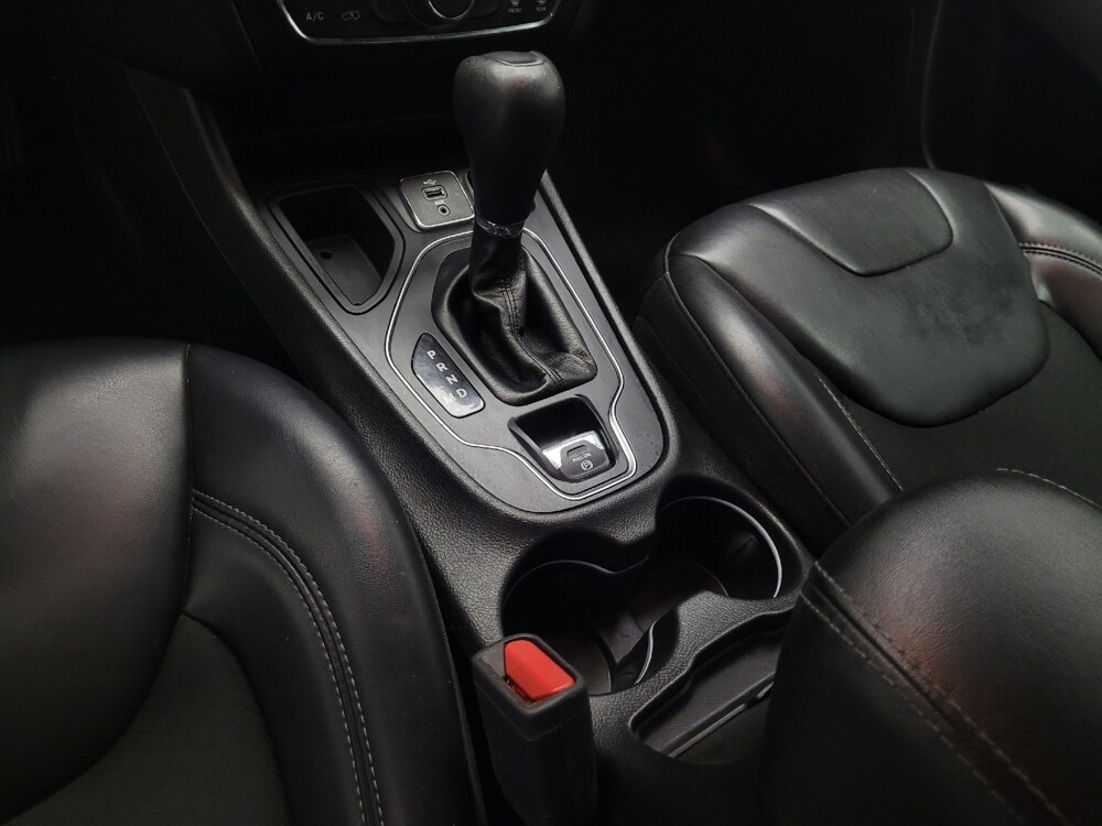 2019 Jeep Cherokee in Las Vegas, NV 89104 - 18128011 26