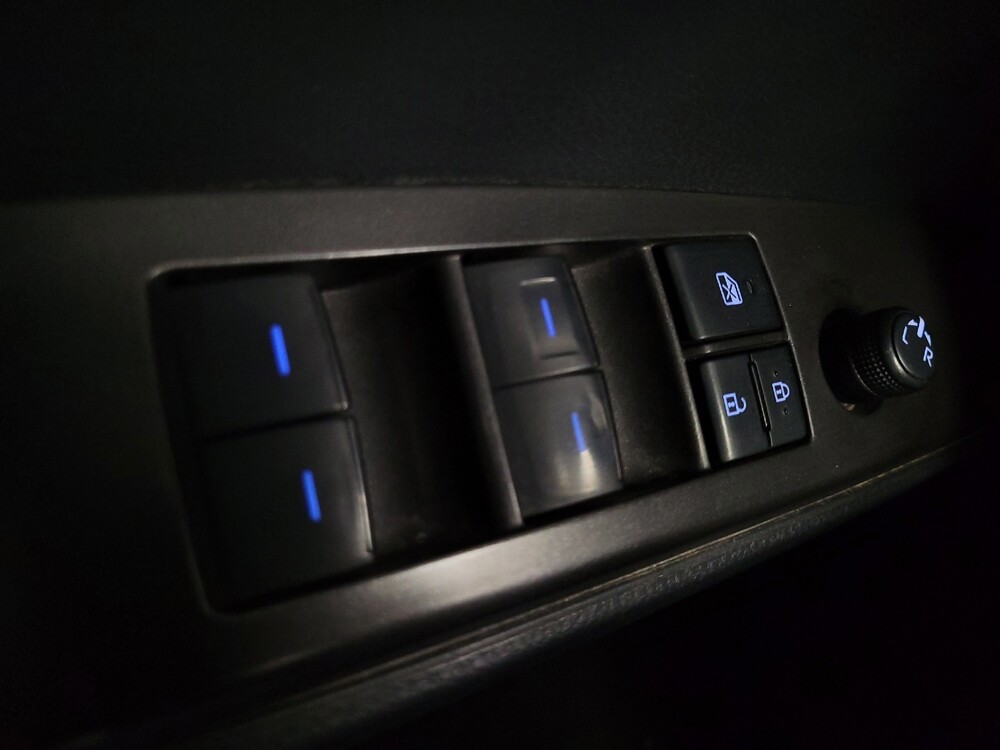 2021 Toyota Camry in Las Vegas, NV 89104 - 18128013 27