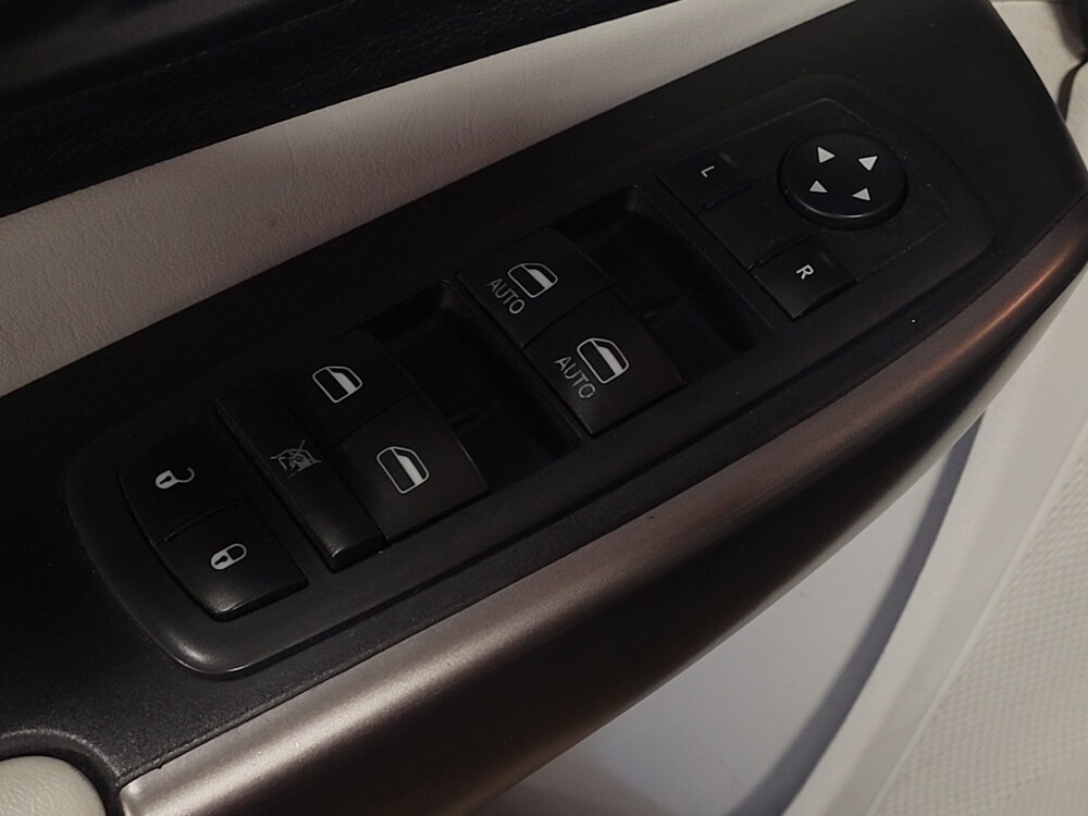 2020 Jeep Cherokee in Jacksonville, FL 32210 - 18128039 27