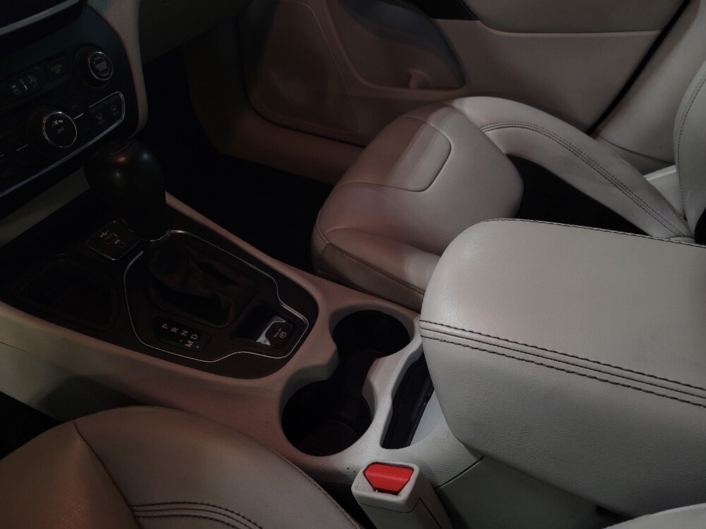 2020 Jeep Cherokee in Jacksonville, FL 32210 - 18128039 26