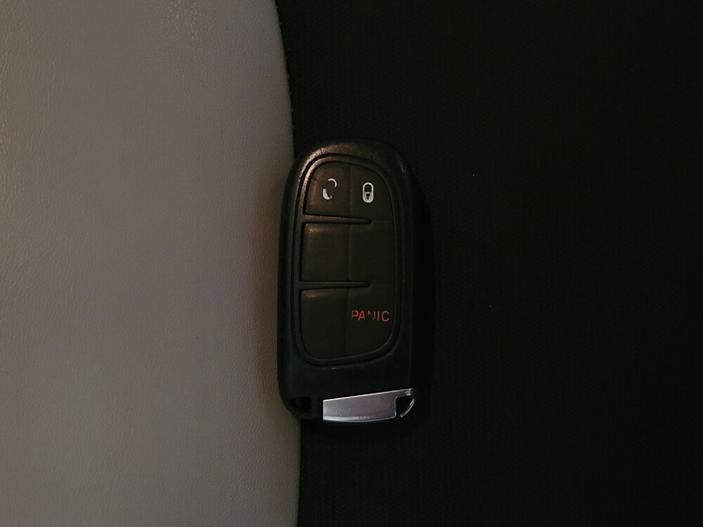 2020 Jeep Cherokee in Jacksonville, FL 32210 - 18128039 32