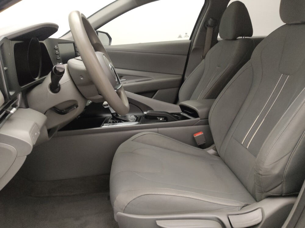 2022 Hyundai Elantra in Orlando, FL 32808 - 18128041 17