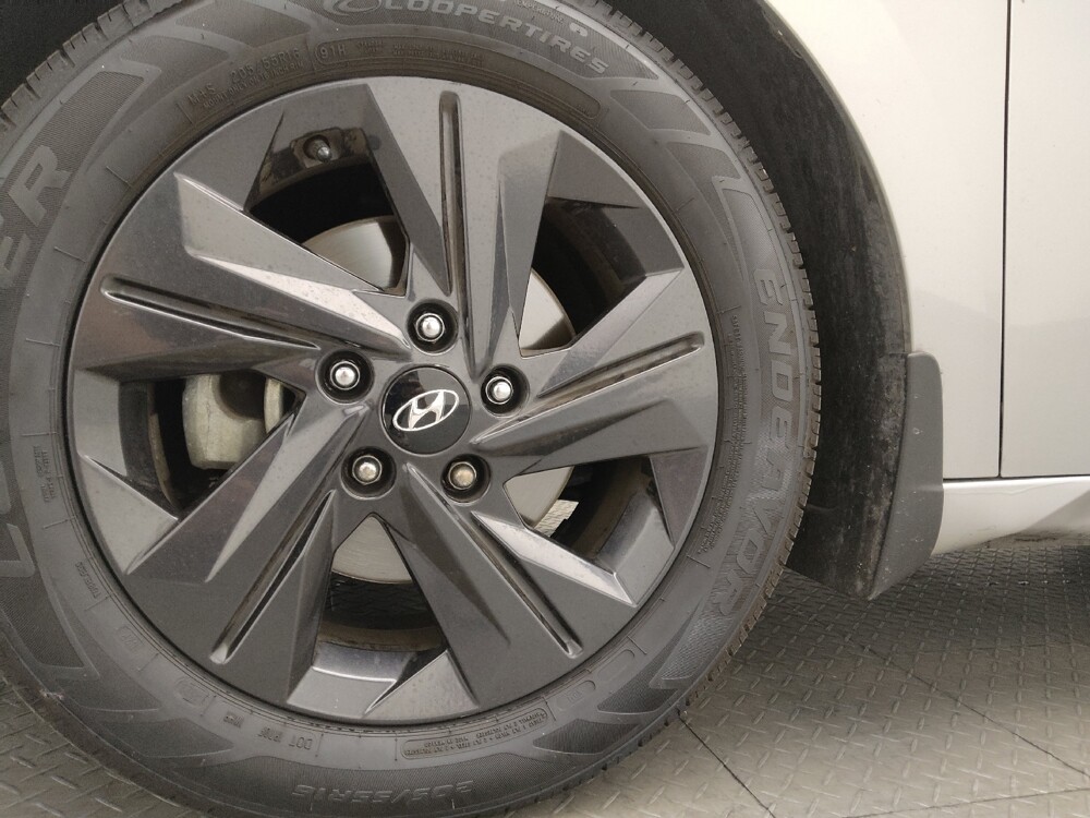 2022 Hyundai Elantra in Orlando, FL 32808 - 18128041 31