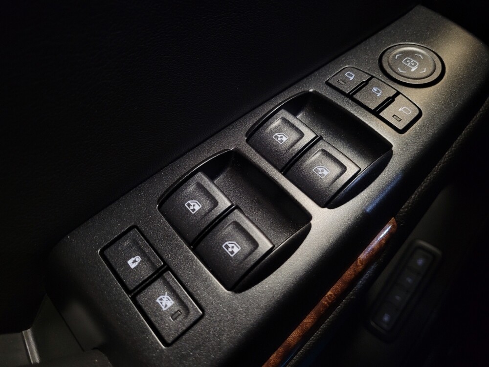 2019 Chevrolet Suburban in Jacksonville, FL 32210 - 18128053 27