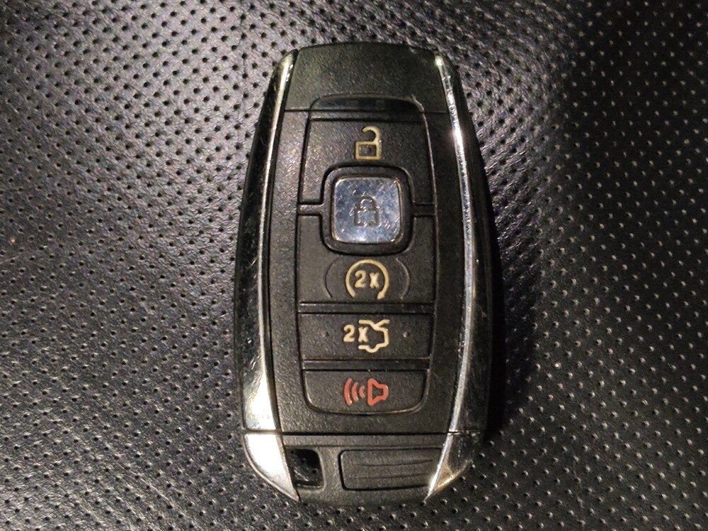 2018 Lincoln MKX in Pensacola, FL 32505 - 18128056 32