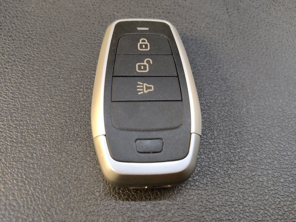 2019 Nissan Versa in Greenville, SC 29607 - 18128081 32