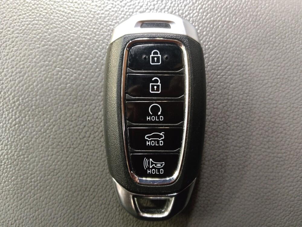 2023 Hyundai Elantra in Columbia, SC 29210 - 18128100 32