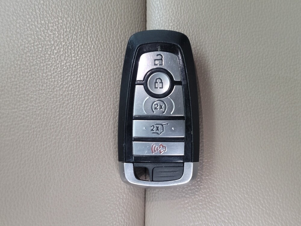 2020 Ford Explorer in Huntsville, AL 35816 - 18128135 32