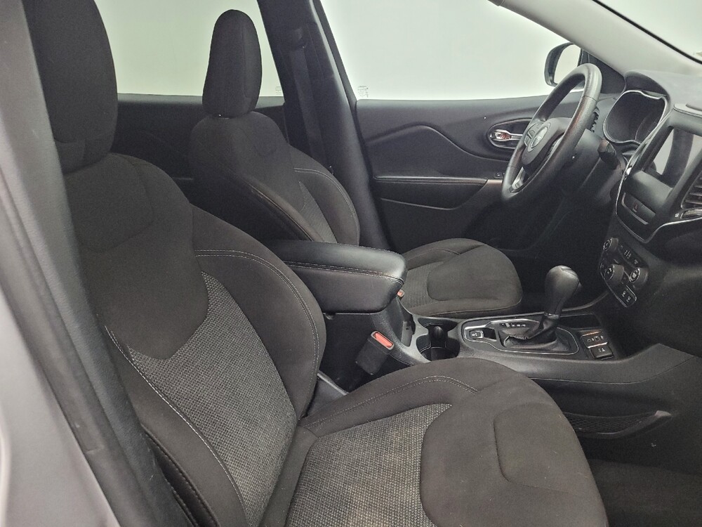 2019 Jeep Cherokee in Memphis, TN 38128 - 18128138 21