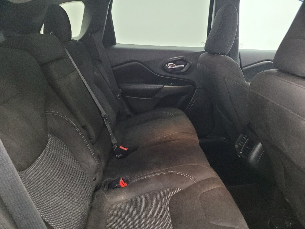 2019 Jeep Cherokee in Memphis, TN 38128 - 18128138 19