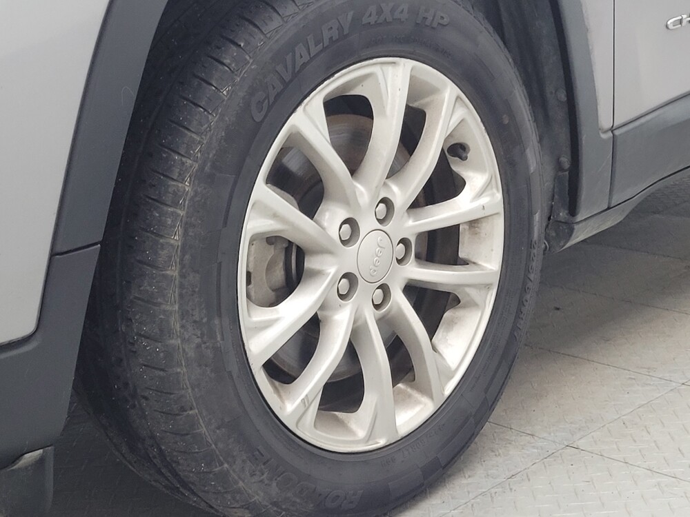 2019 Jeep Cherokee in Memphis, TN 38128 - 18128138 31