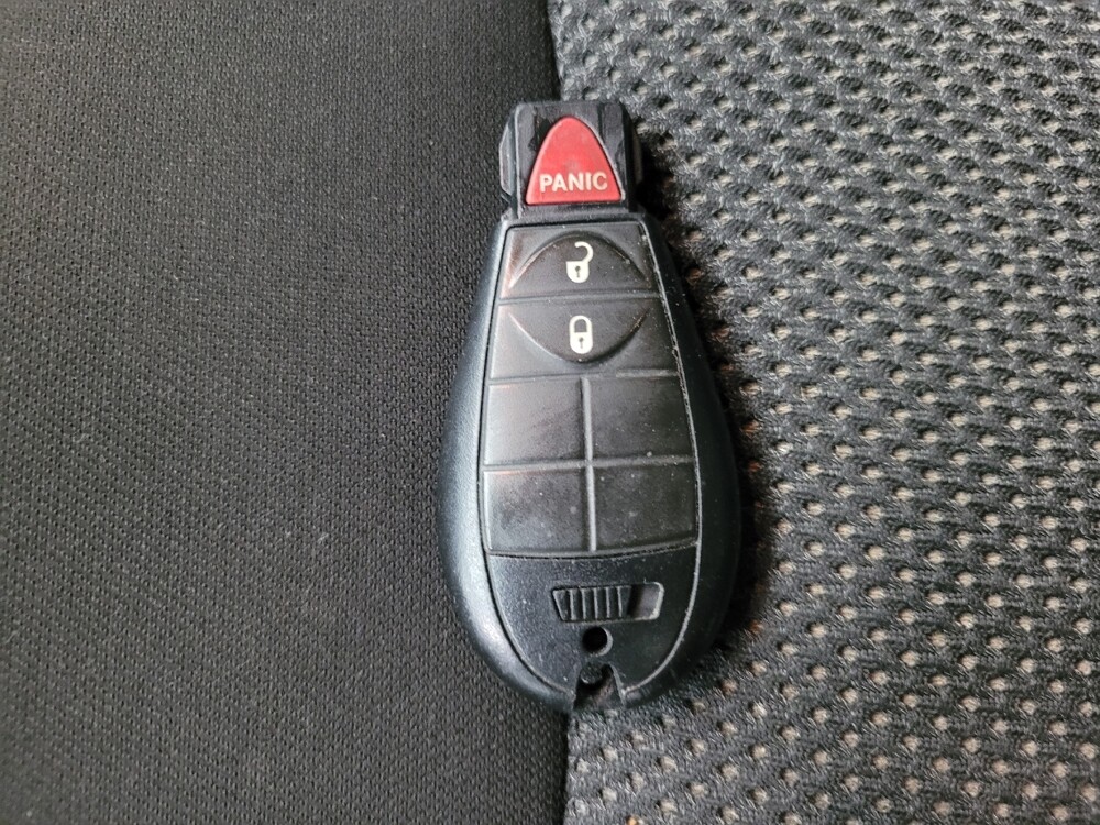 2019 Jeep Cherokee in Memphis, TN 38128 - 18128138 32