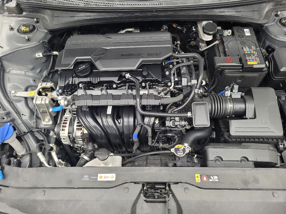 2025 Hyundai Elantra in Memphis, TN 38128 - 18128148 30