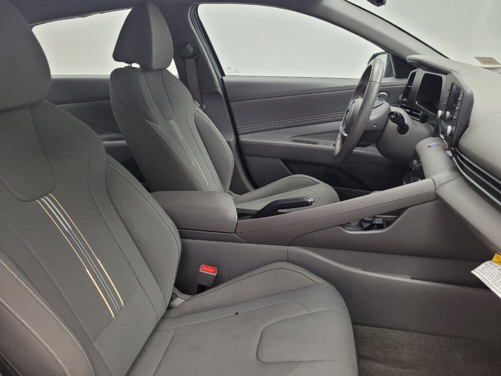 2025 Hyundai Elantra in Memphis, TN 38128 - 18128148 21