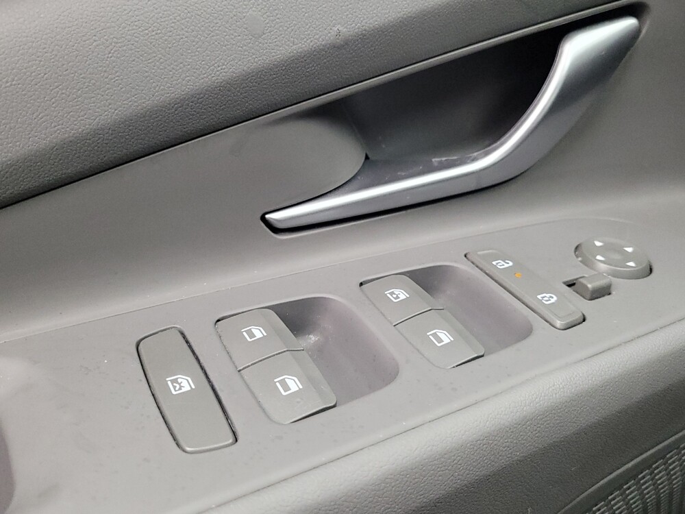 2025 Hyundai Elantra in Memphis, TN 38128 - 18128148 32