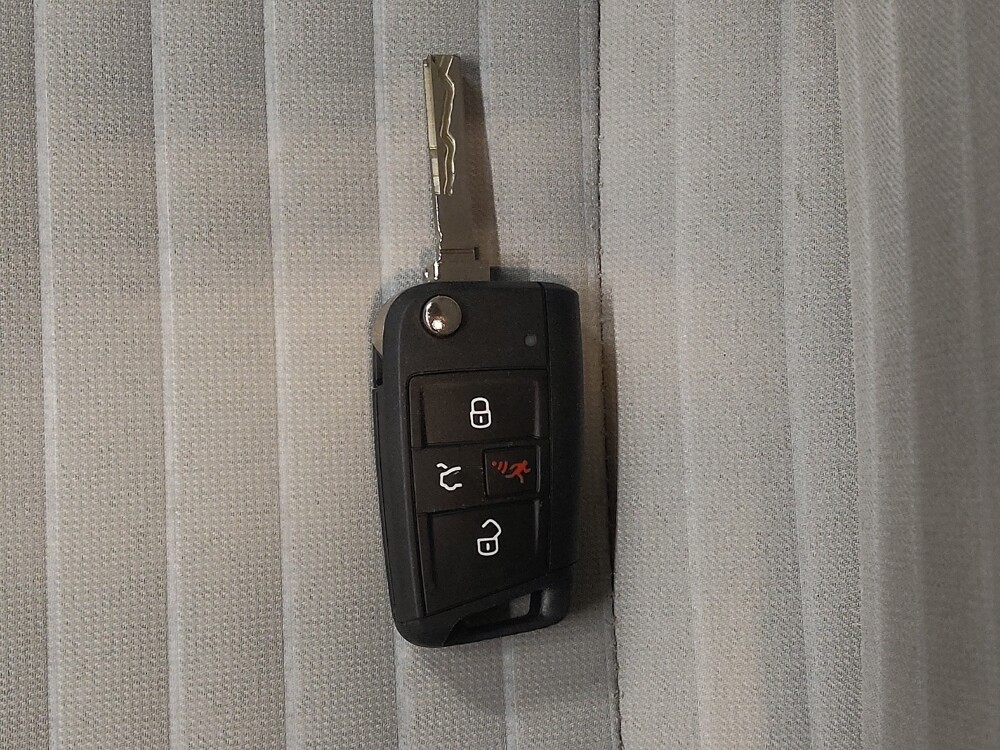 2025 Volkswagen Jetta in Fairfield, OH 45014 - 18128190 32