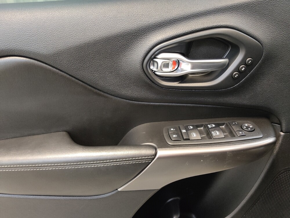 2019 Jeep Cherokee in Fairfield, OH 45014 - 18128192 27