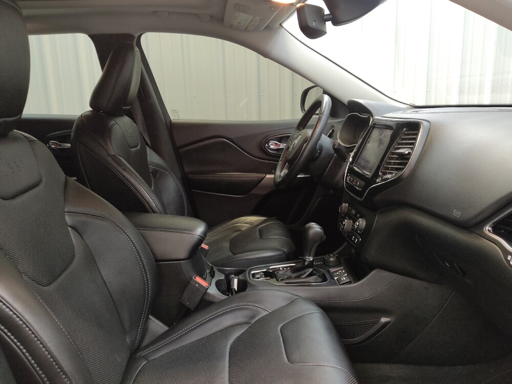 2019 Jeep Cherokee in Fairfield, OH 45014 - 18128192 21