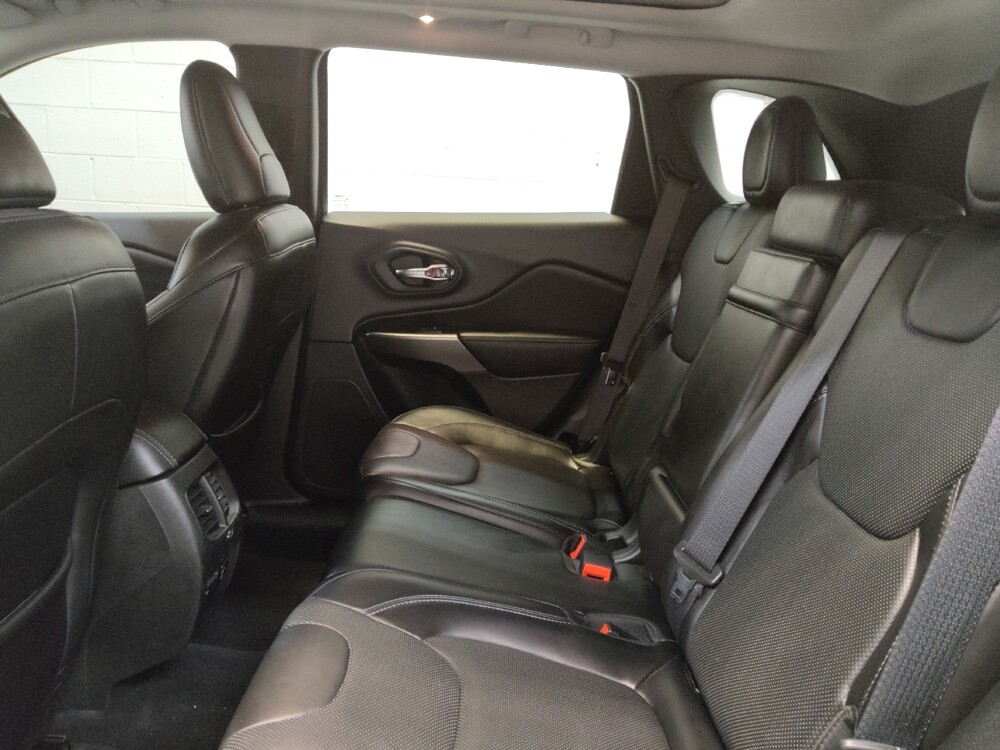 2019 Jeep Cherokee in Fairfield, OH 45014 - 18128192 18