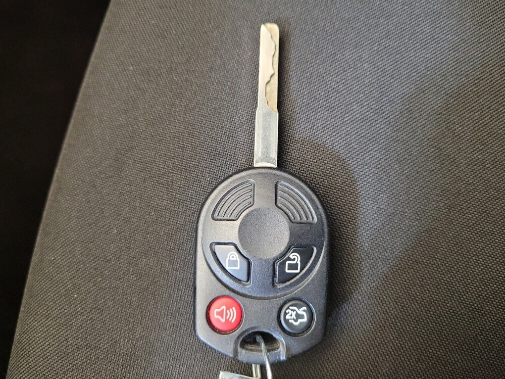 2017 Ford Focus in Fairfield, OH 45014 - 18128197 32