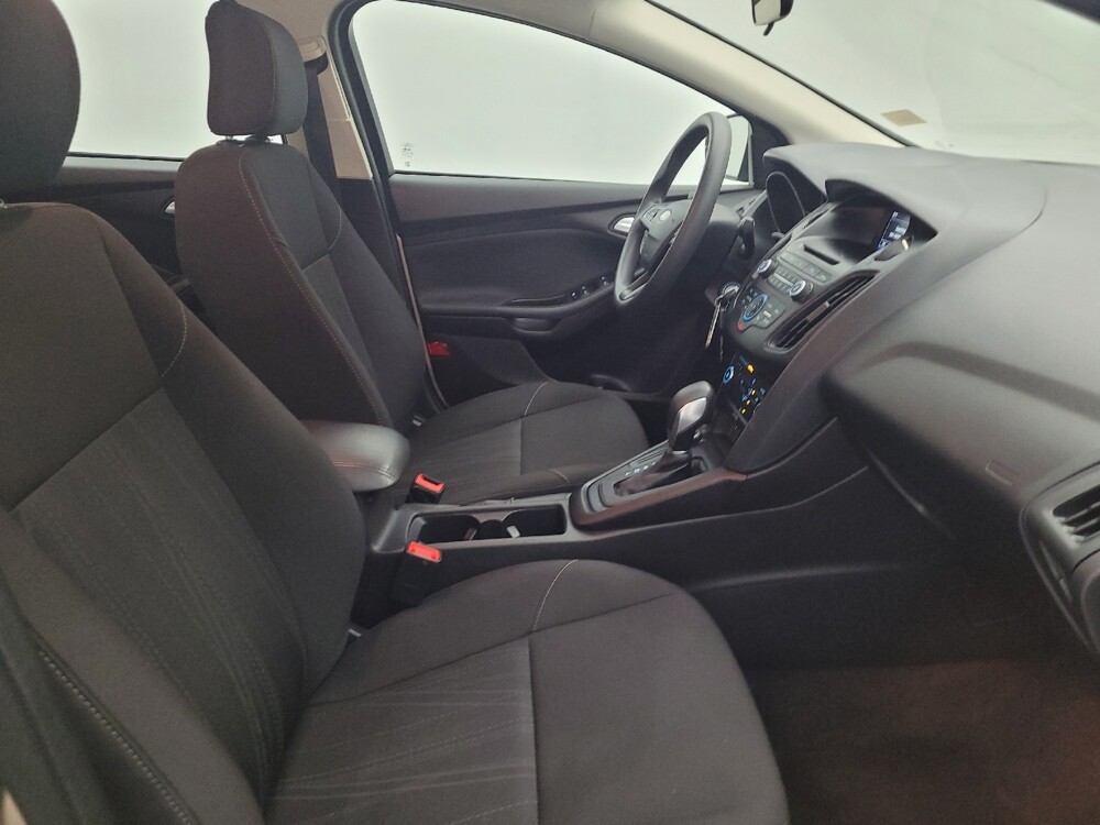 2017 Ford Focus in Fairfield, OH 45014 - 18128197 21