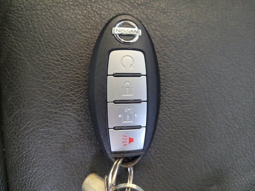 2018 Nissan Titan in Toledo, OH 43617 - 18128198 32