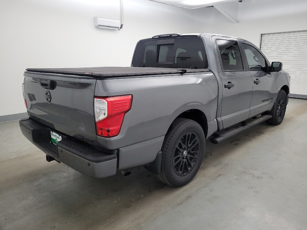 2018 Nissan Titan in Toledo, OH 43617 - 18128198 10