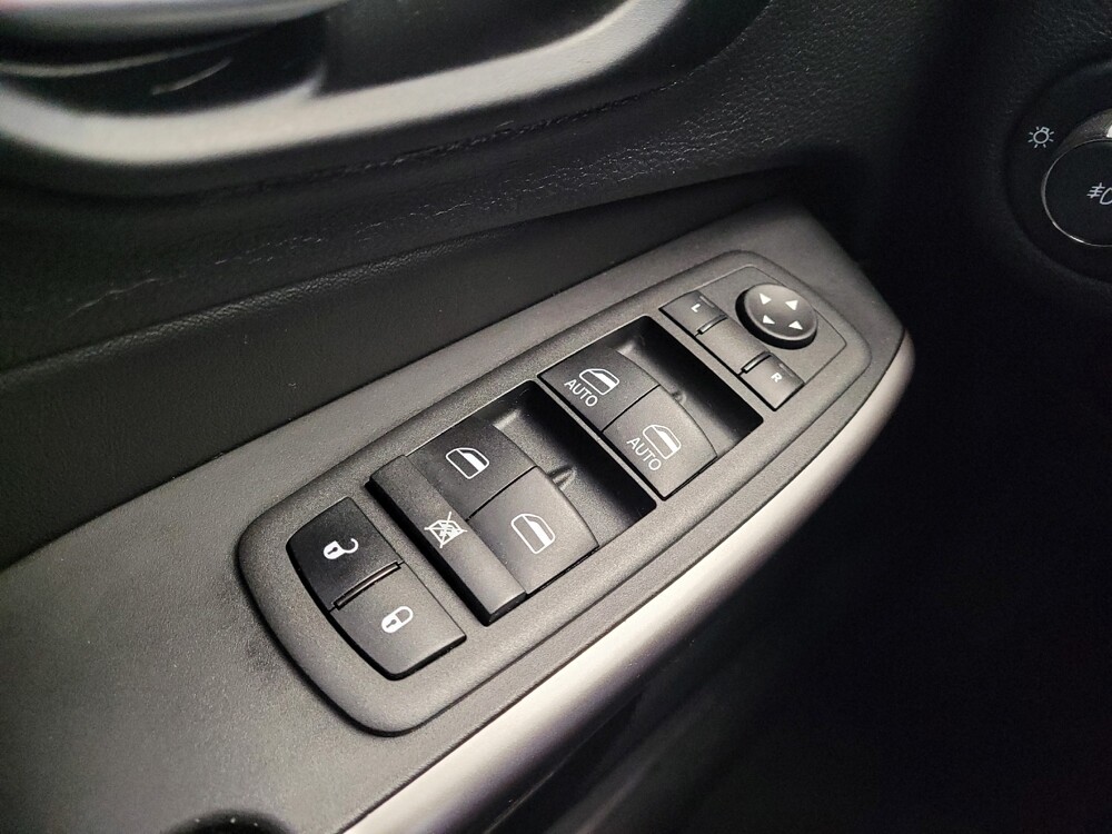 2022 Jeep Cherokee in Toledo, OH 43617 - 18128208 27