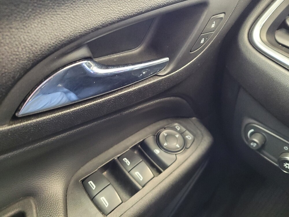 2020 Chevrolet Equinox in Toledo, OH 43617 - 18128212 27