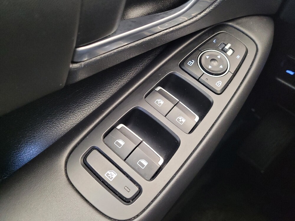 2023 Hyundai Sonata in Fairfield, OH 45014 - 18128220 27