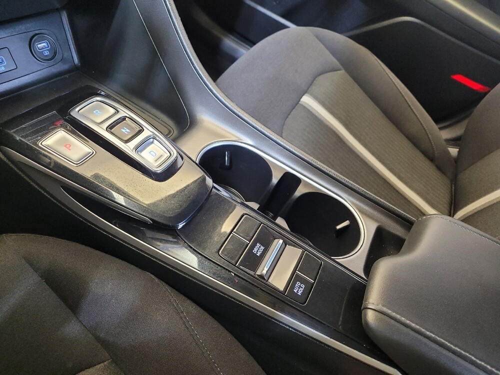 2023 Hyundai Sonata in Fairfield, OH 45014 - 18128220 26