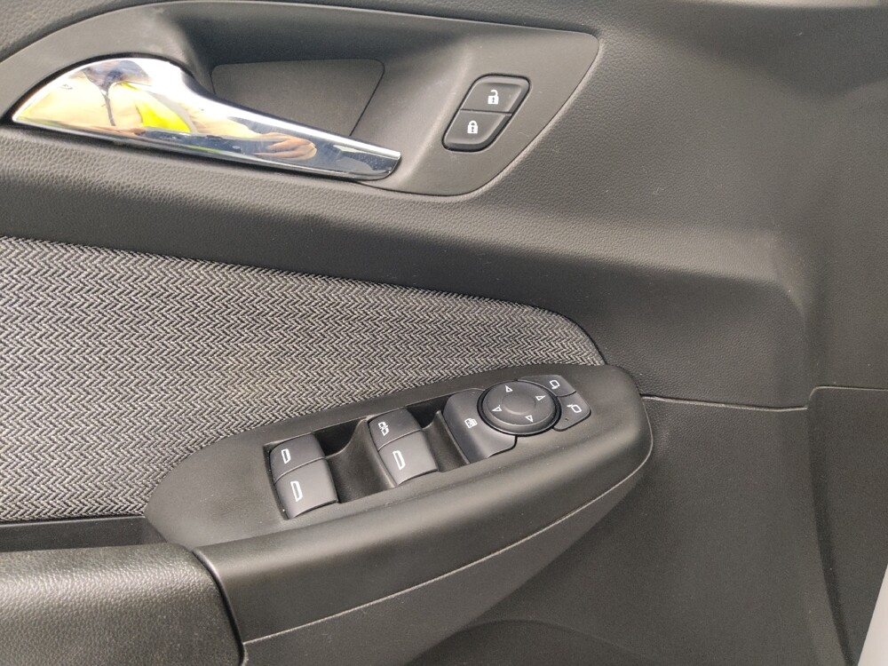 2021 Chevrolet TrailBlazer in St. Louis, MO 63136 - 18128221 27