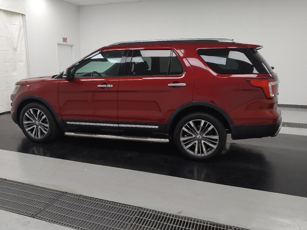 2017 Ford Explorer in St. Louis, MO 63136 - 18128224 3