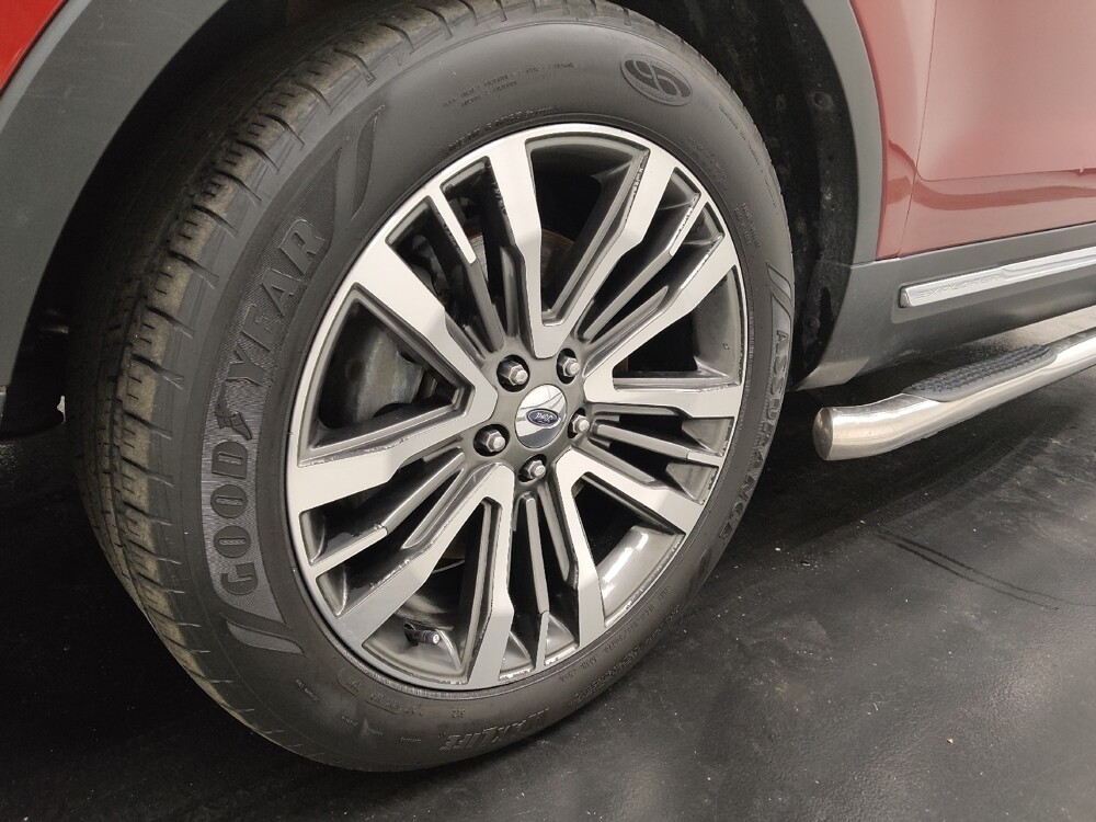 2017 Ford Explorer in St. Louis, MO 63136 - 18128224 31