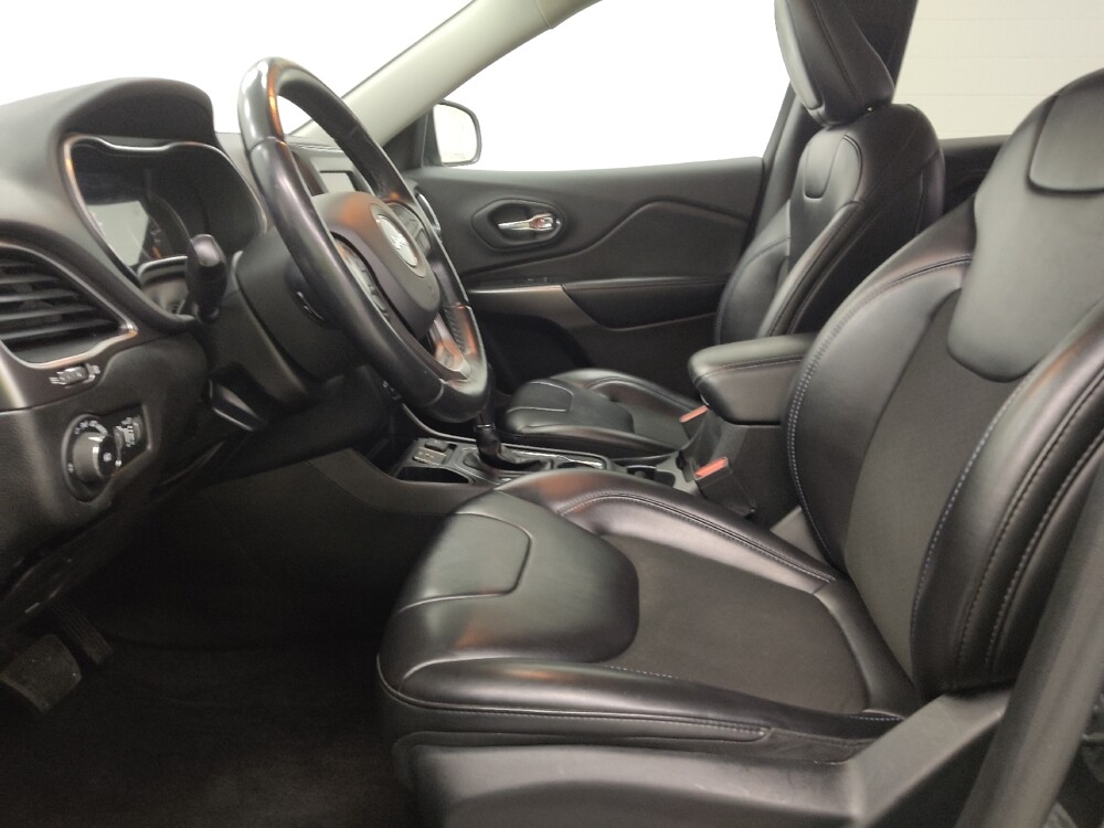 2019 Jeep Cherokee in St. Louis, MO 63136 - 18128226 17