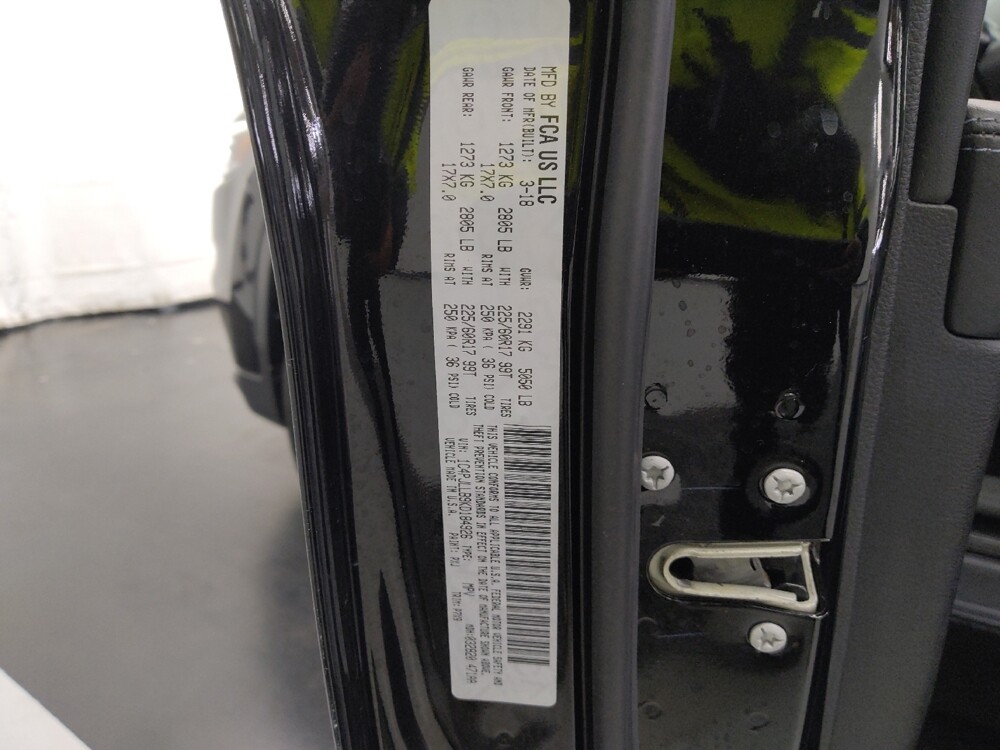 2019 Jeep Cherokee in St. Louis, MO 63136 - 18128226 33