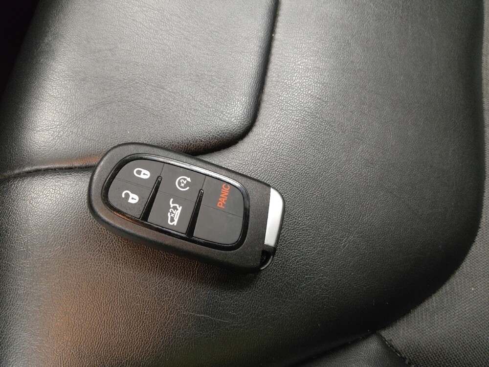 2019 Jeep Cherokee in St. Louis, MO 63136 - 18128226 32