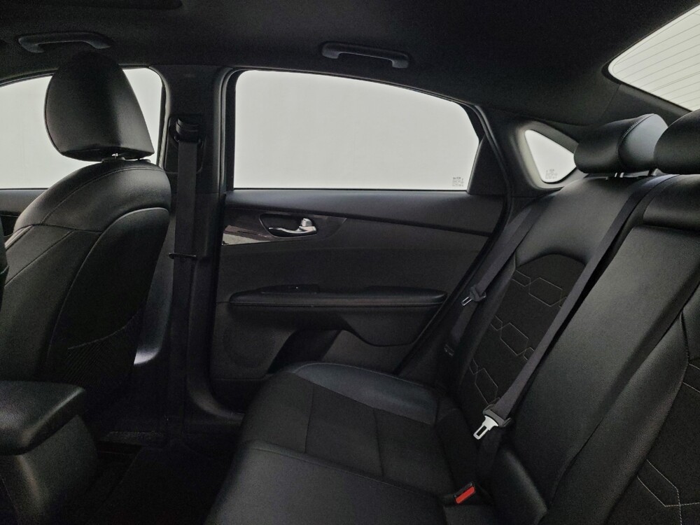 2021 Kia Forte in Allentown, PA 18103 - 18128279 18