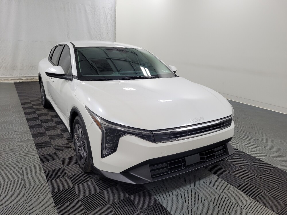 2025 Kia K4 in Allentown, PA 18103 - 18128280 13