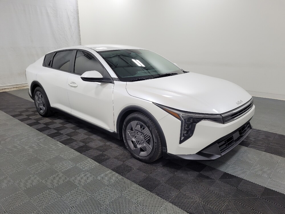 2025 Kia K4 in Allentown, PA 18103 - 18128280 11