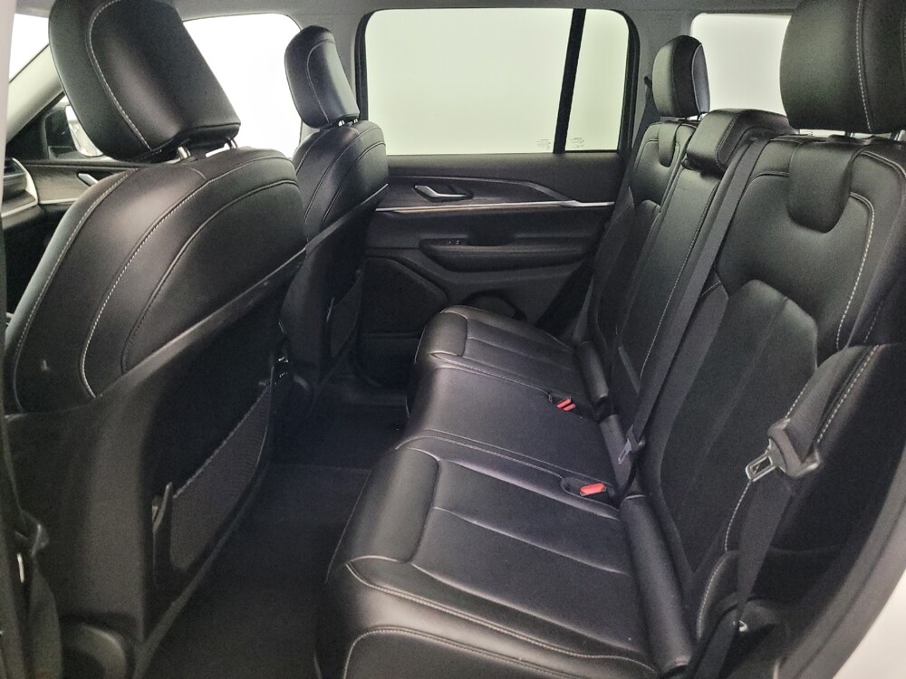 2023 Jeep Grand Cherokee in Williamstown, NJ 8094 - 18128285 18