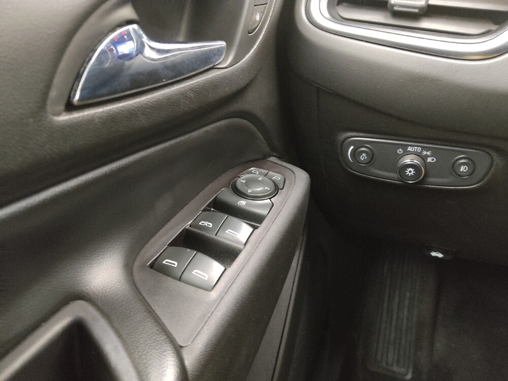 2020 Chevrolet Equinox in Gladstone, MO 64118 - 18128287 27