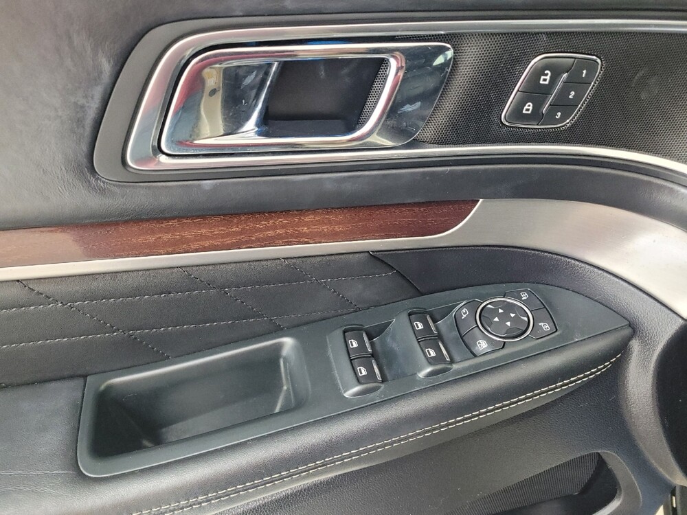 2018 Ford Explorer in St. Louis, MO 63125 - 18128291 27