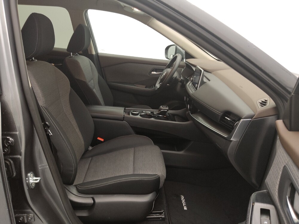 2023 Nissan Rogue in St. Louis, MO 63136 - 18128293 21