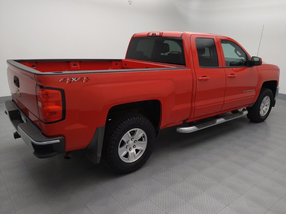 2018 Chevrolet Silverado 1500 in Topeka, KS 66611 - 18128296 10