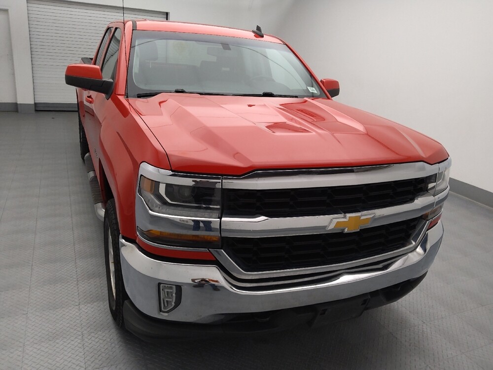 2018 Chevrolet Silverado 1500 in Topeka, KS 66611 - 18128296 14