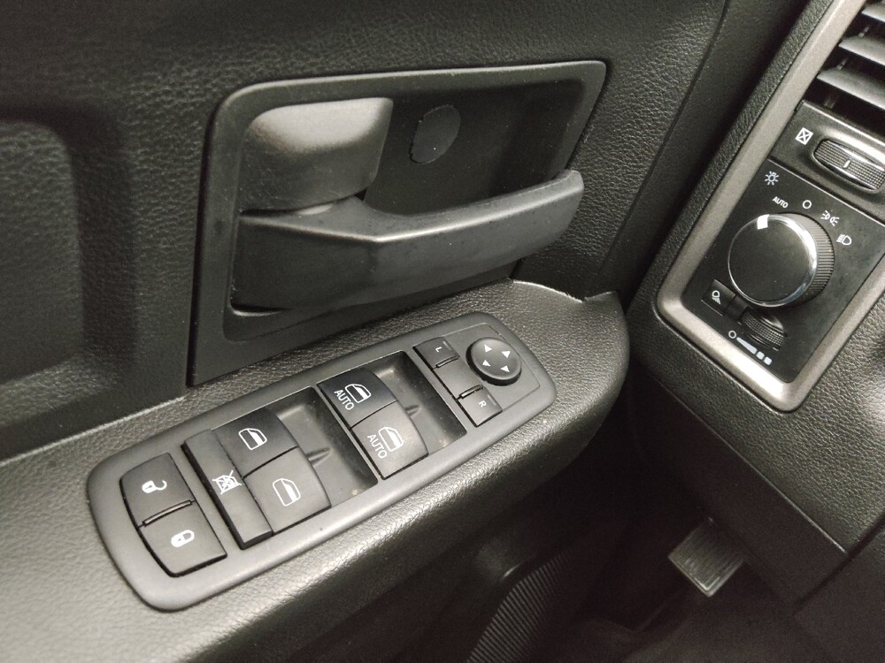 2019 RAM 1500 in Independence, MO 64055 - 18128297 27