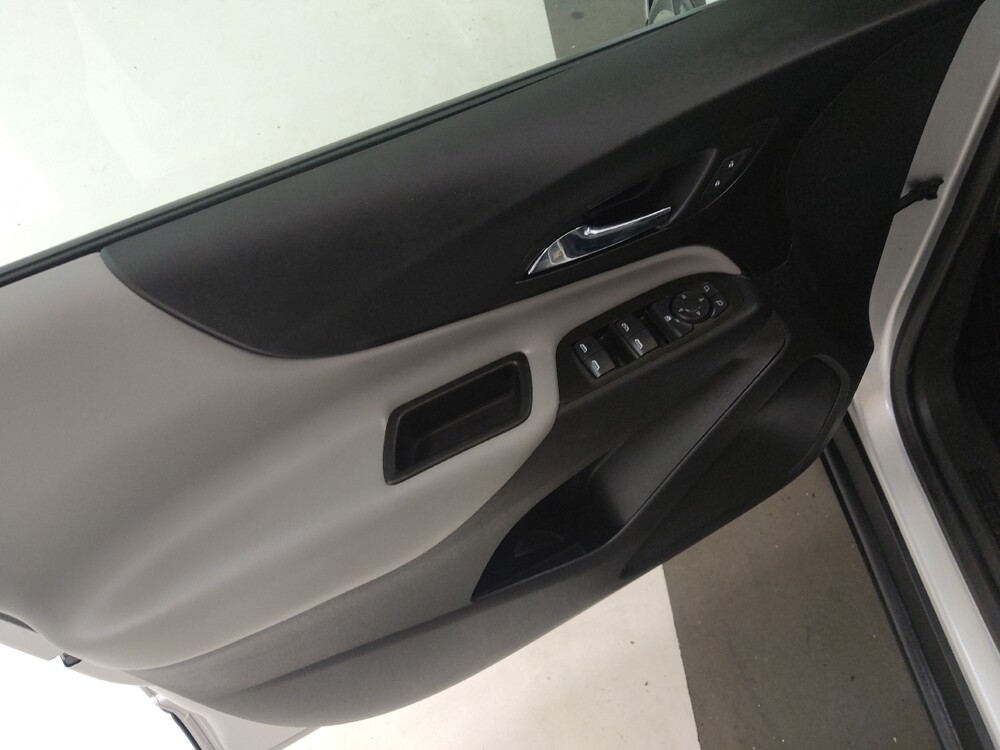 2021 Chevrolet Equinox in St. Louis, MO 63125 - 18128301 27