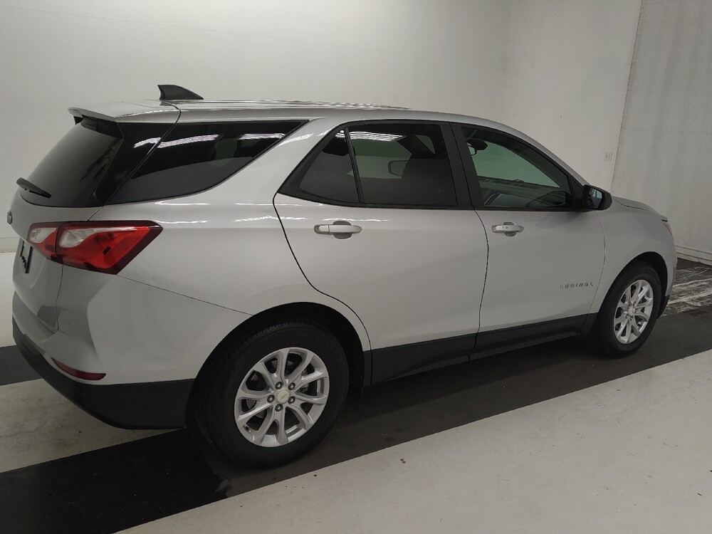 2021 Chevrolet Equinox in St. Louis, MO 63125 - 18128301 10